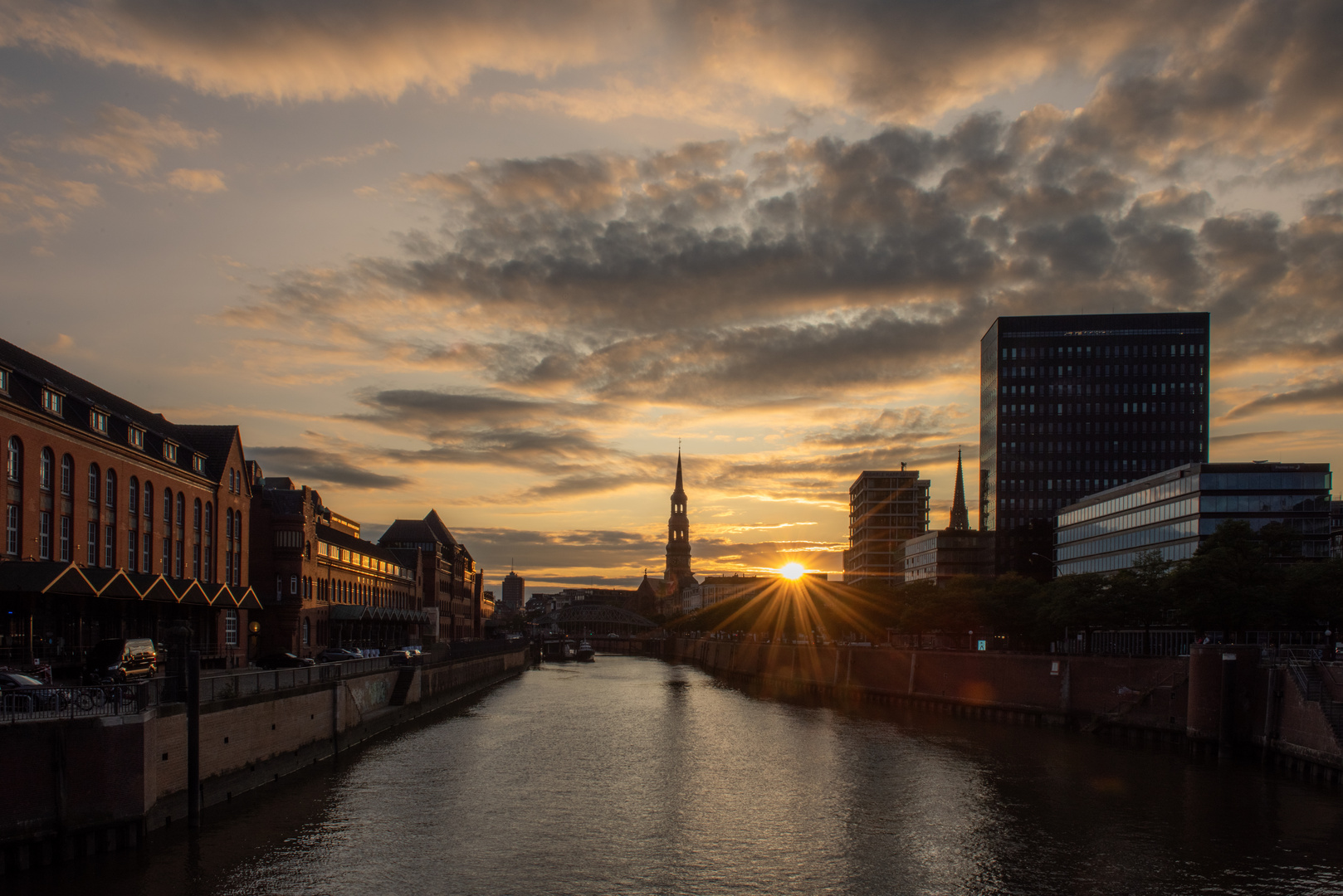 Wenn die Sonne ihr Bett in der Speicherstadt aufschlägt 