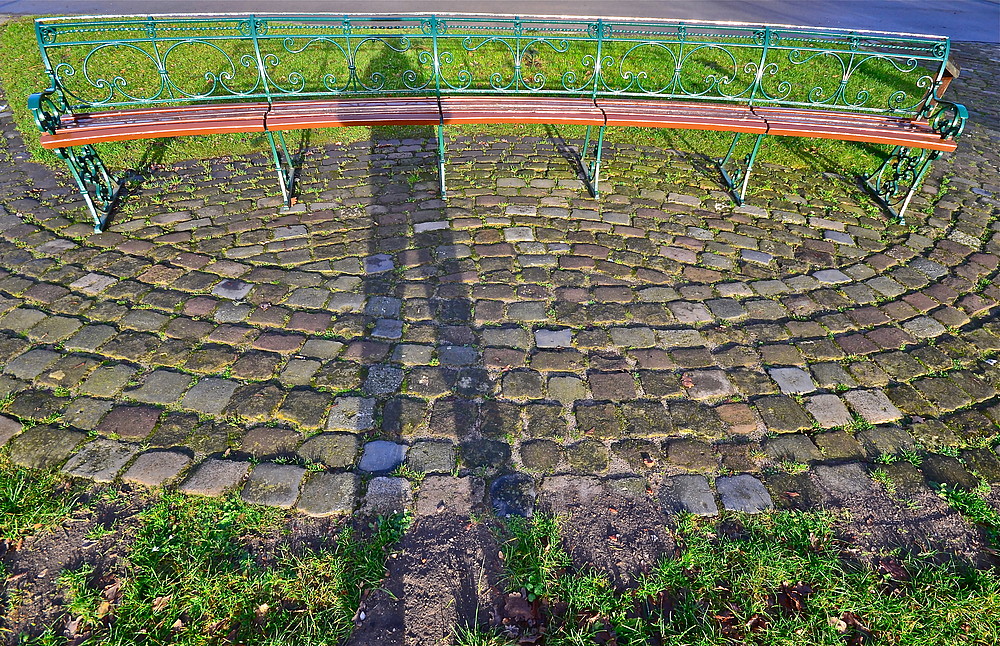 Wenn die Sonne tief steht, werfen auch Zwerge lange Schatten