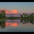 Wenn es Abend wird am See (Schweden).