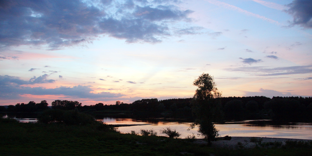 Wenn es Abend wird an der Elbe