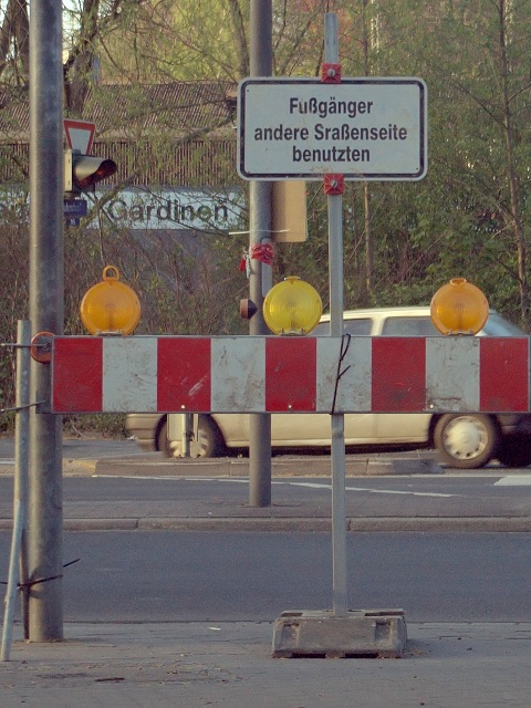 Wenn es den Schildermachern langweilig wird...