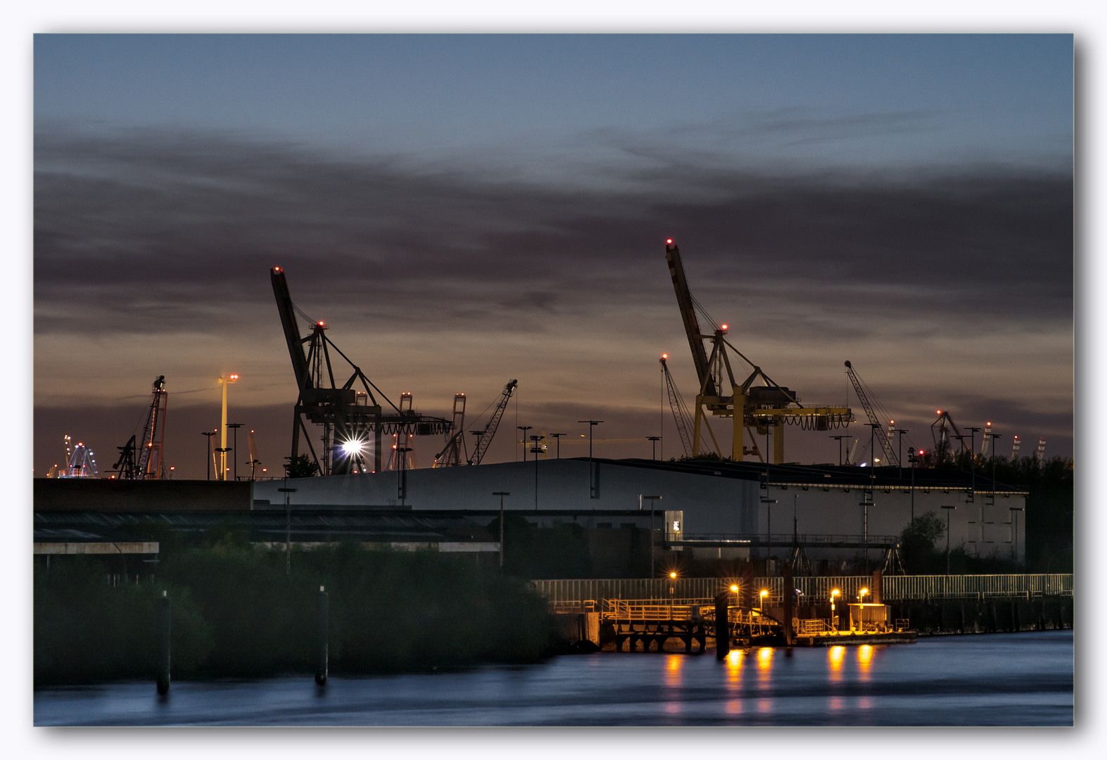 wenn es Nacht wird im Hafen