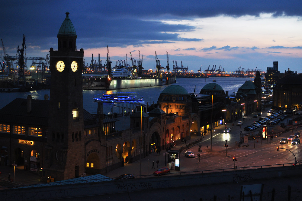 Wenn es Nacht wird in Hamburg....