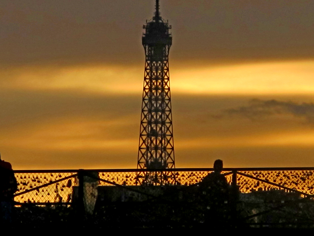 Wenn es Nacht wird in Paris