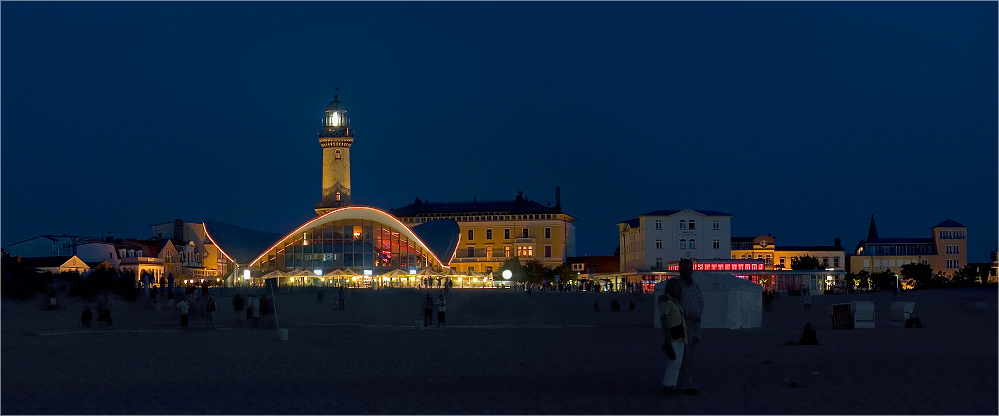 Wenn es Nacht wird in Warnemünde