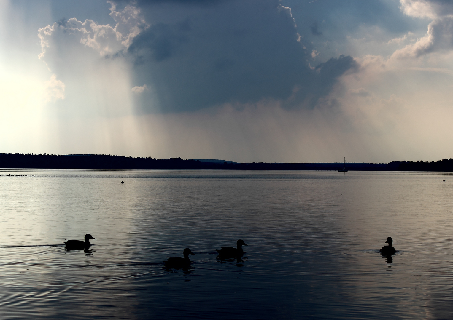 ..wenn Gewitter am See aufzieht