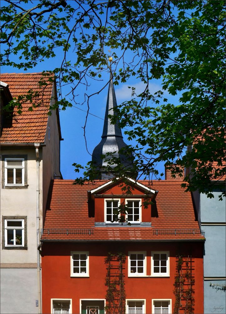 wenn Häuser einen Kirchturm tragen