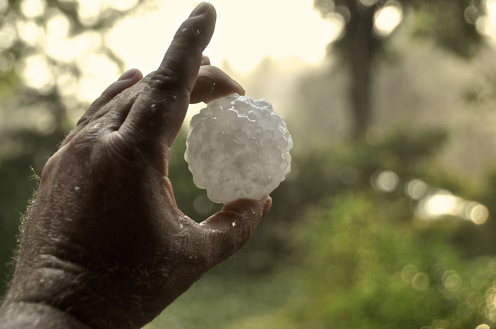 Wenn in diesem Sommer jemand Eier hat, ist es wohl Petrus ;-) Extremer Hagel in NRW