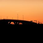 Wenn in Stuttgart die Sonne hinter der Brücke versinkt...