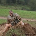 ....wenn Menschen glücklich im Schlamm spielen können.