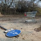 wenn Schilder fallen und Einkaufswagen leer bleiben