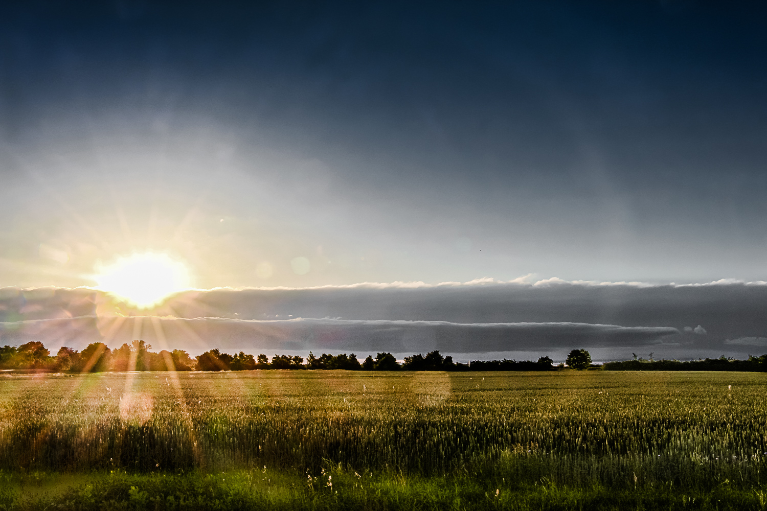 Wenn schon kein Flair dann wenigstens lens flare ;)