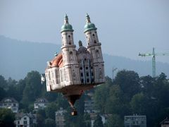 Wenn St. Gallens Kathedrale gen Himmel fährt