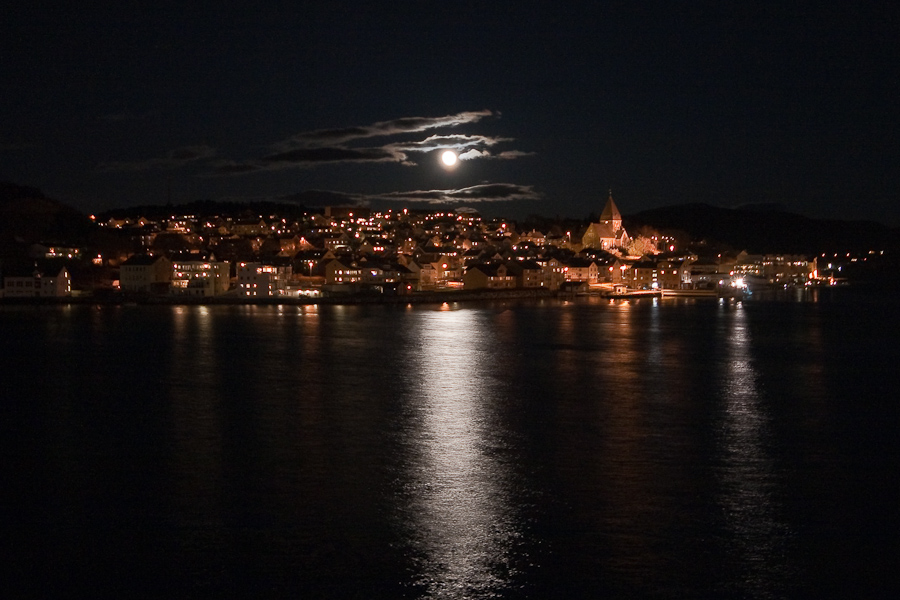 Wenn über Kristiansund der Mond aufgeht