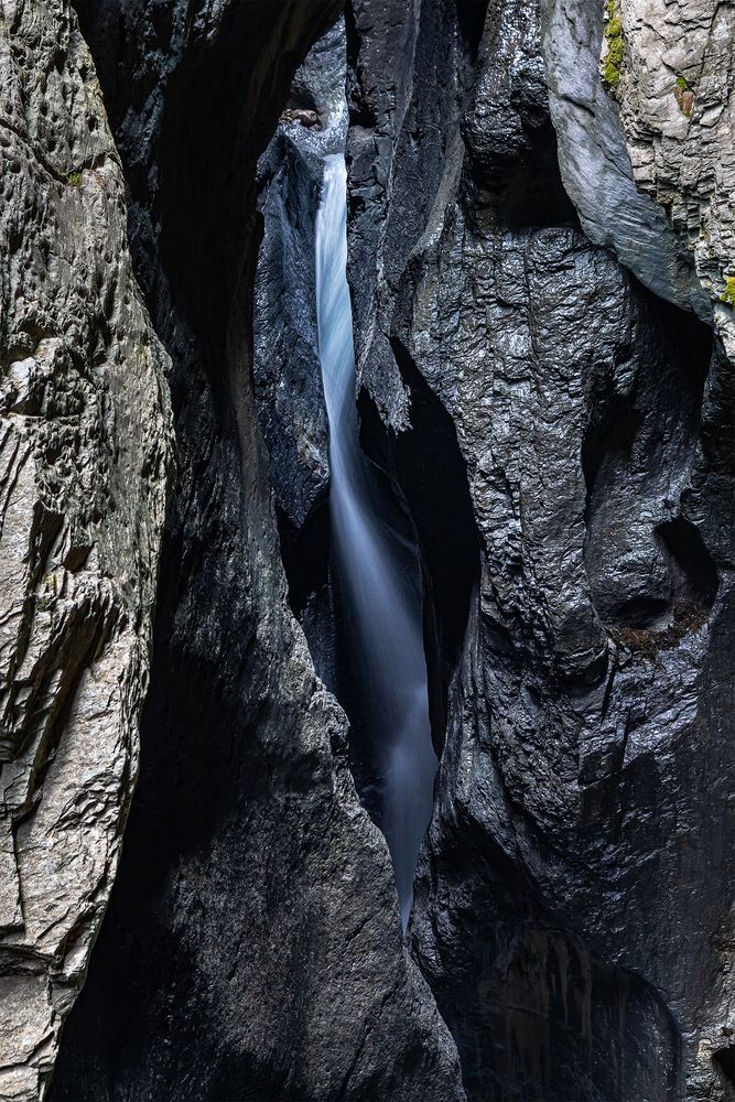 "Wenn Wasser Stein schneidet......"