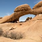 Wenn Zwei eine Reise ... /0019 Namibia - Spitzkoppe, der Felsbogen