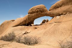 Wenn Zwei eine Reise ... /0019 Namibia - Spitzkoppe, der Felsbogen