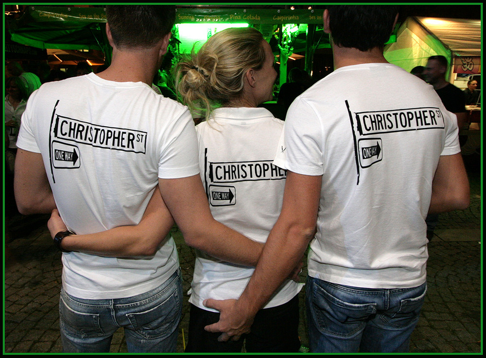 wenn zwei sich streiten - freut sich die (der) dritte ... (CSD 2009 Stuttgart)