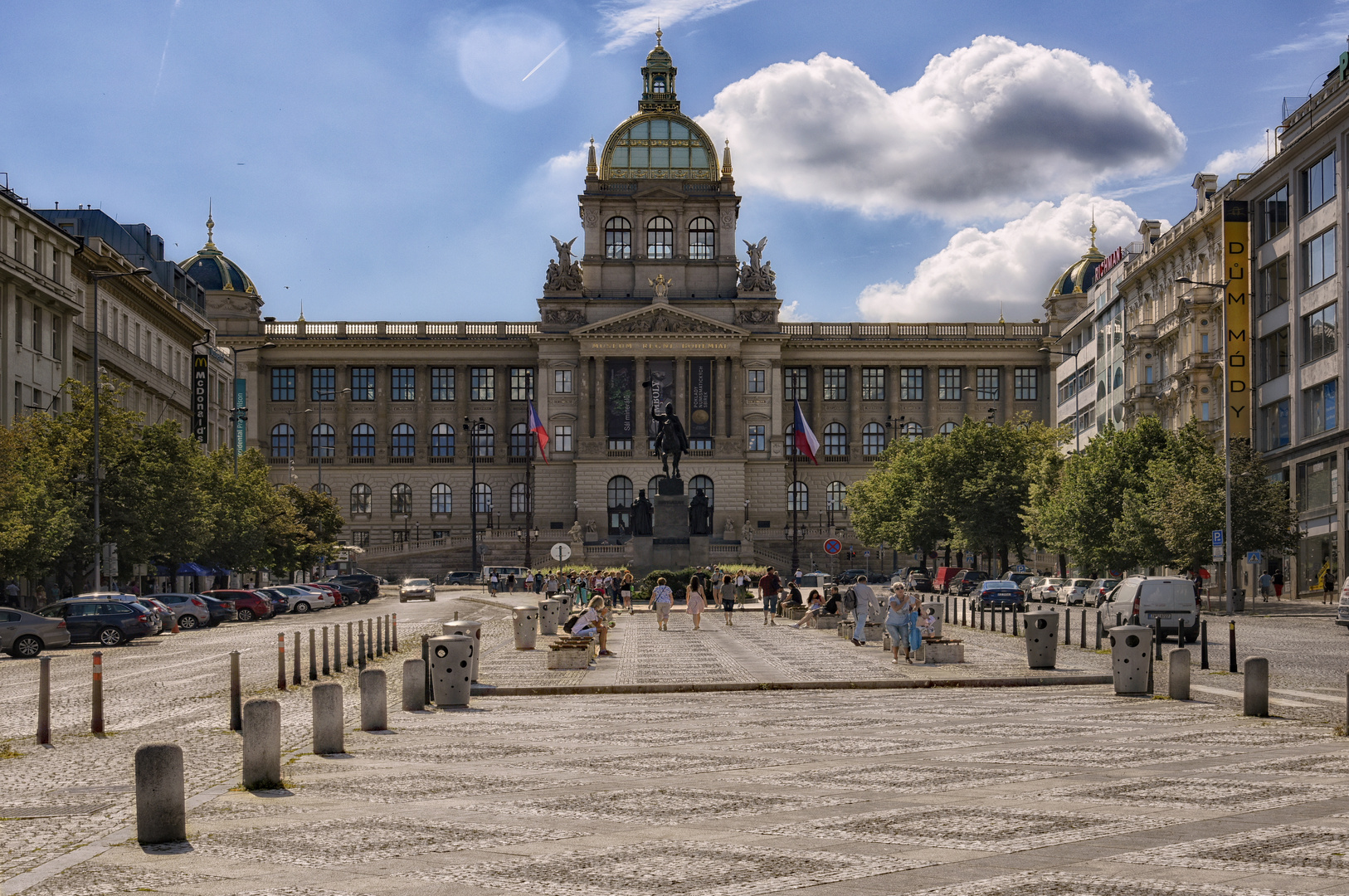 Wenzelplatz National Museum Prag