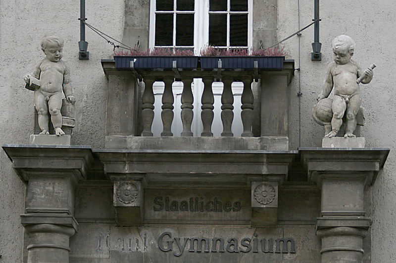 Wer durfte dieses Gymnasium besuchen?