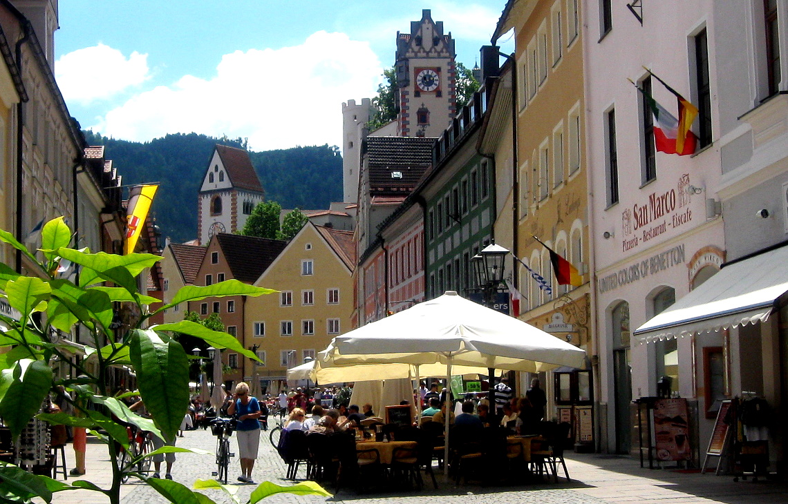 Wer geht mit mir auf einen Kaffee?   Kommt mit nach Füssen!