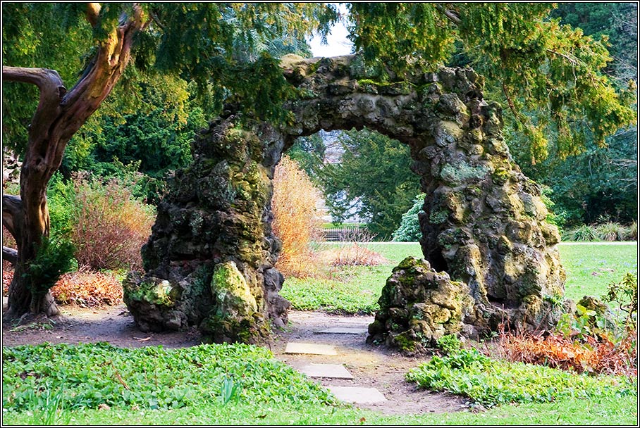 Wer hat denn das schöne Schloss kaputt gemacht?