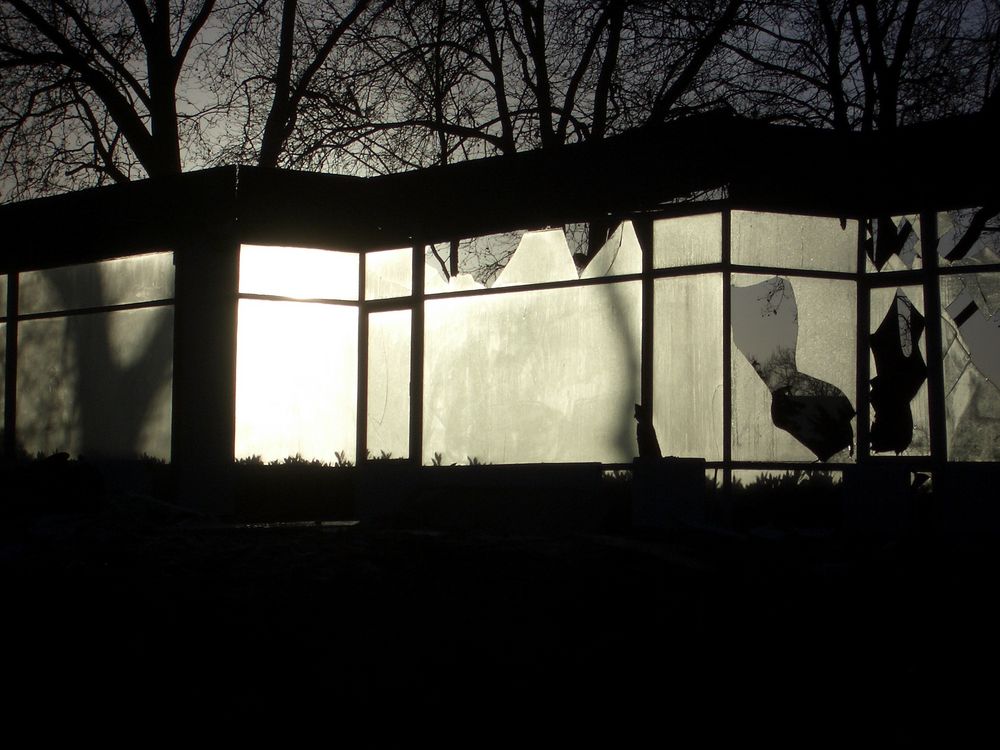 Wer im Glashaus sitzt, sollte nicht mit Steinen werfen. Foto & Bild | architektur, architektur ...