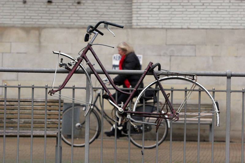 Wer in Bremen sein Fahrrad anschließt, kann sicher sein, daß zumindest der Rahmen nicht geklaut wird