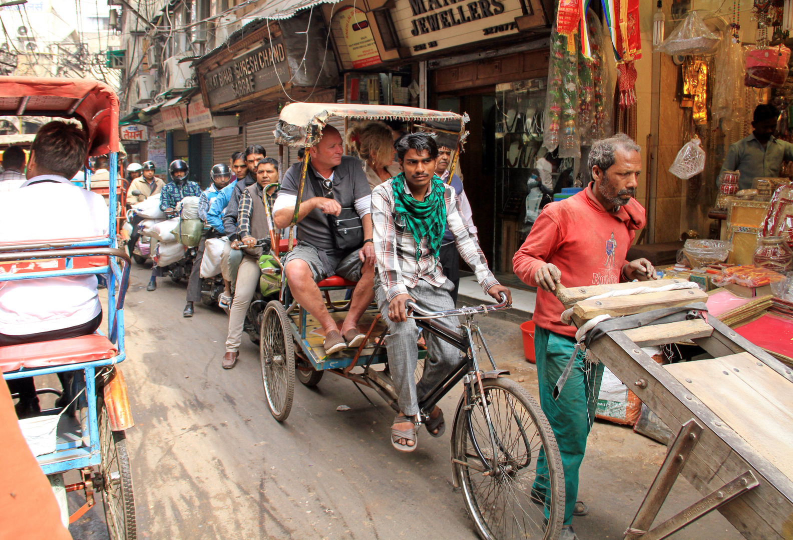 Wer in den Gassen von Old Delhi keinen Durchblick hat ...