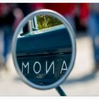 Wer ist Mona?