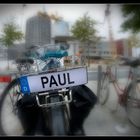 " WER ist Paul ? "