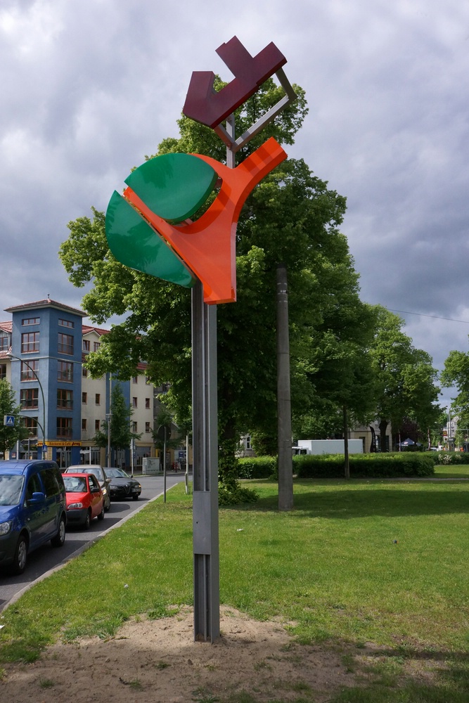 Wer kennt diese Skulptur? Was bedeutet das?