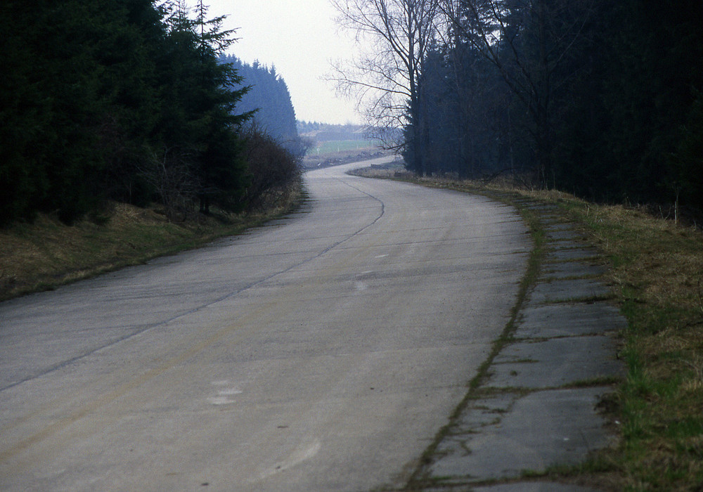 Wer kennt diese Straße bei Hof? Die Autobahn A72 !