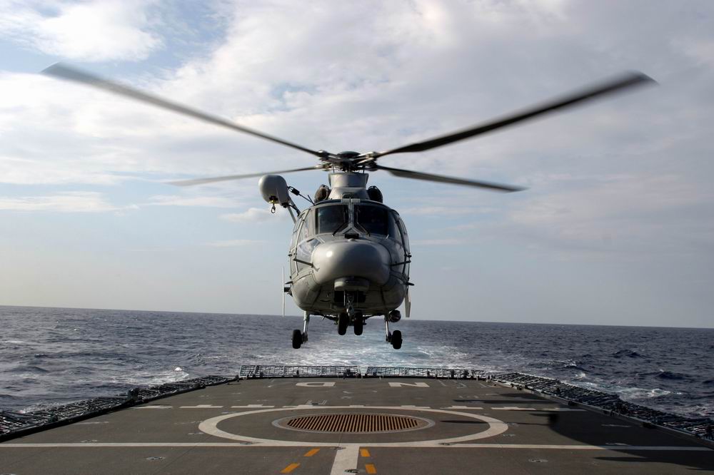 Wer Kennt Diesen Hubschrauber Typen Foto Bild Luftfahrt Militarfliegerei Verkehr Fahrzeuge Bilder Auf Fotocommunity