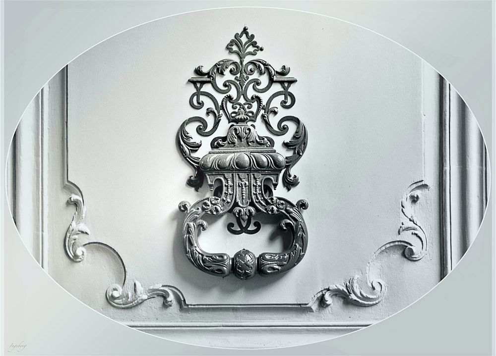 Wer klopfet an? Foto & Bild outdoor, schwarzweiß, streetfotografie Bilder auf