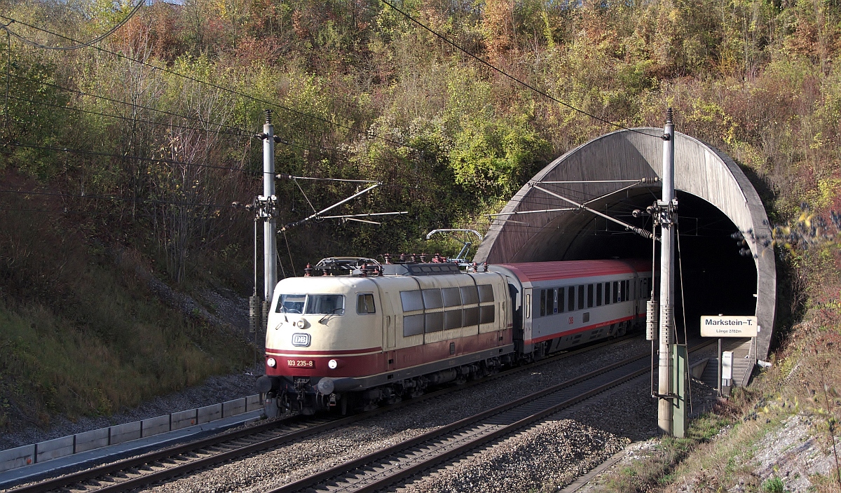 Wer kommt denn da aus dem Tunnel?