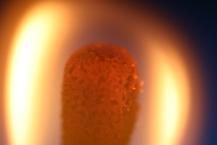 Get Wer mit dem feuer spielt For iPhone