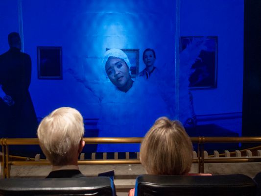 Wer schaut hier wen an?