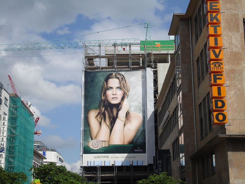 Werbung in Frankfurt am Main auf der Zeil