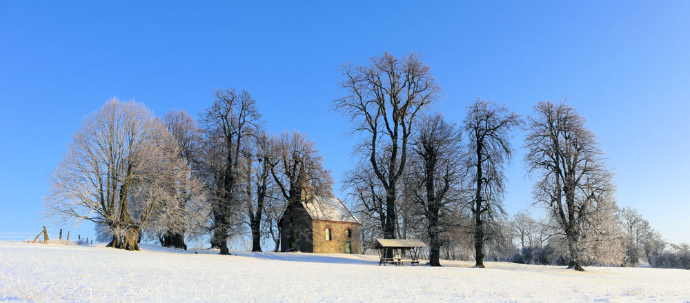 Werdigeshäuser Kirche in Eis und Schnee II