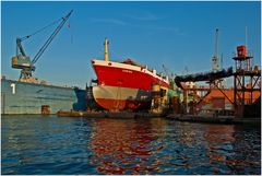 Werft im Hafen