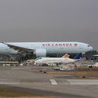 Werkshalle und Testflug Landebahn bei Boeing in Everett