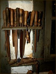 Werkzeugleiste in einer alten Taschenmesser-Reiderei