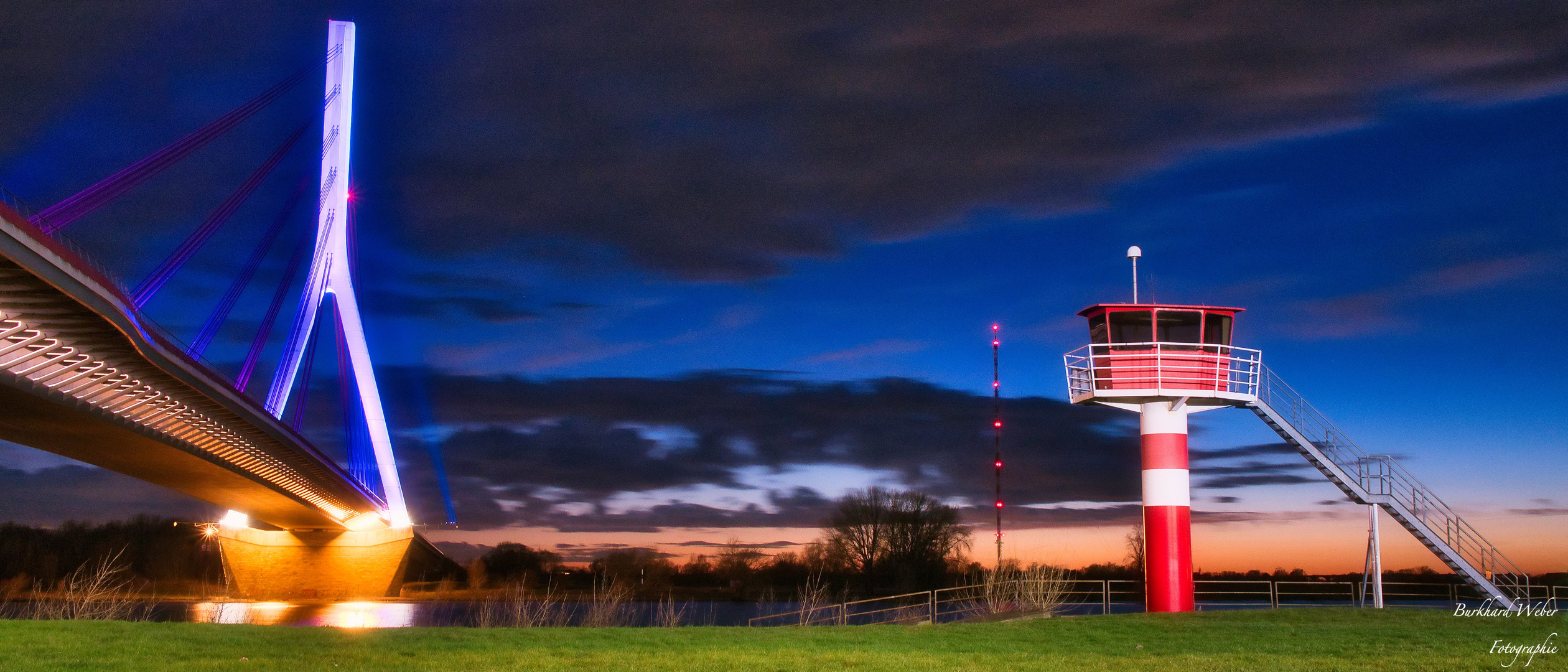 Wesel am Ende der blauen Stunde