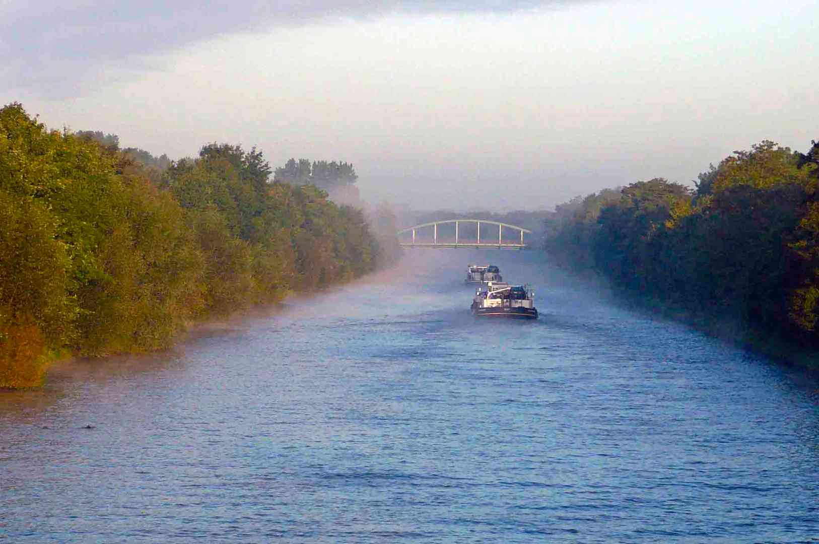 Wesel-Datteln-Kanal am Morgen in Gahlen