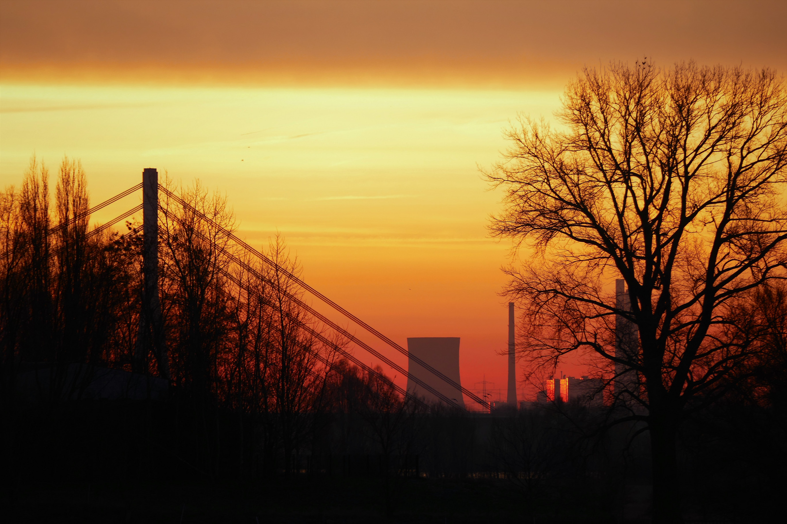 Wesel, Rheinbrücke und Voerde