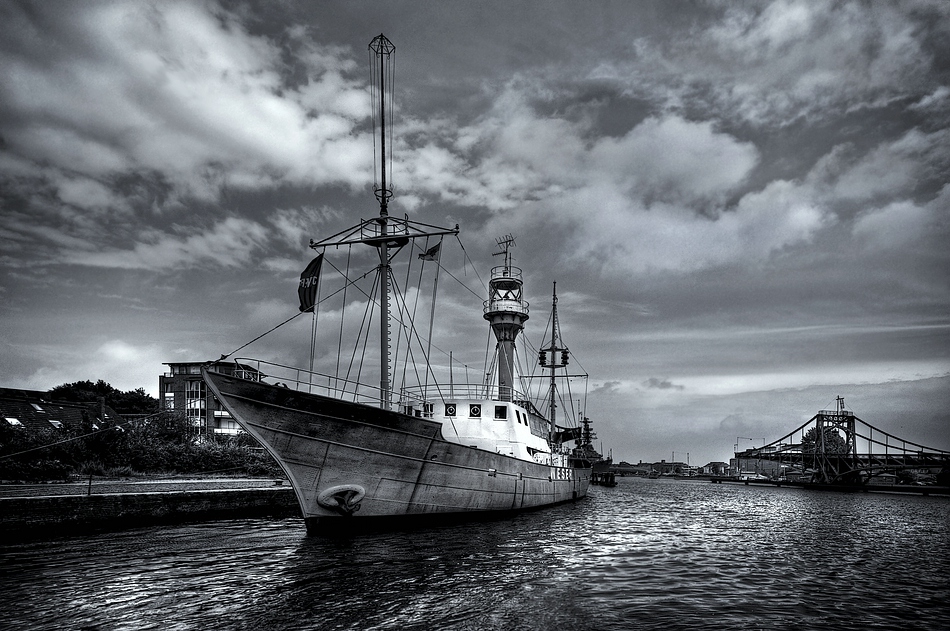 Weser-Feuerschiff "Norderney" in Wilhelmshaven in B+W