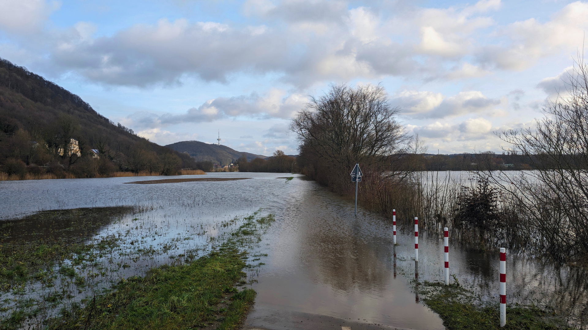 Weser-Hochwasser in Porta Westfalica  30.12.23