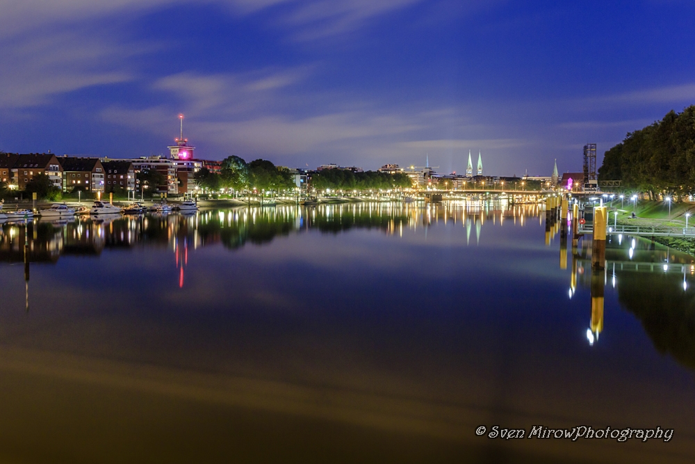 Weser in Bremen bei Nacht