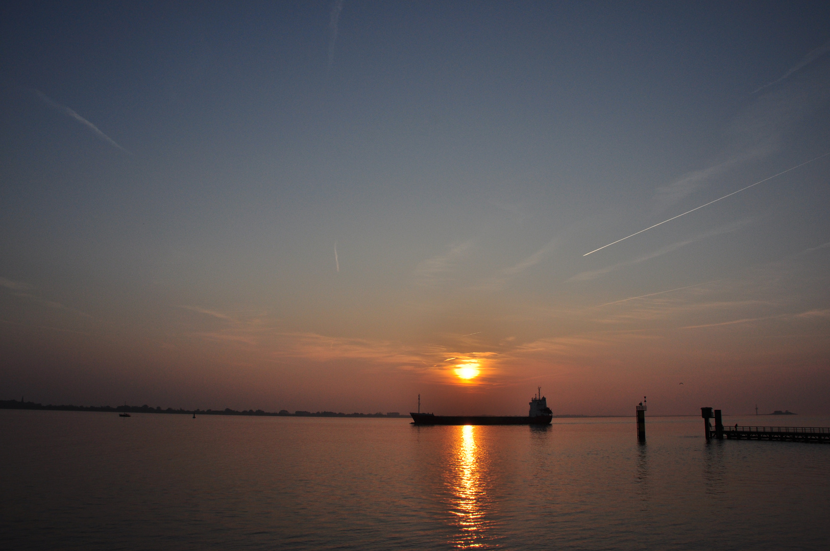 Weser mit Schiff und Himmel